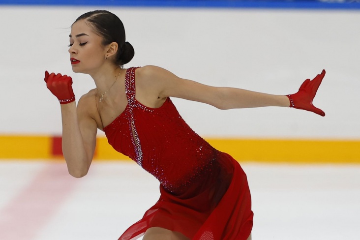 VIDEO: LA PATINADORA DE ORIGEN ARMENIO ADELIA PETROSIAN ES CAMPEONA RUSA EN SALTO 2025.
