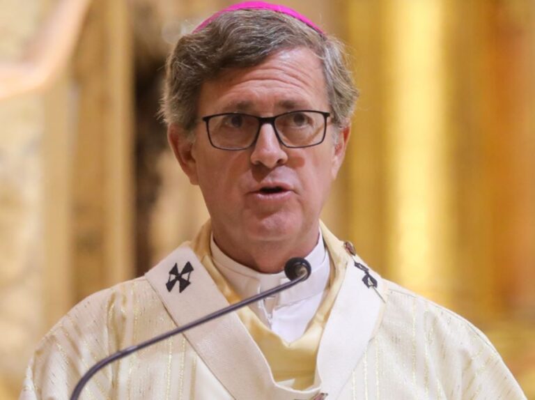 POR RENUNCIA DE MONS. BOGHOSSIAN, EL PAPA NOMBRÓ A MONS. GARCÍA CUERVA EN EPARQUÍA ARMENIA DE BUENOS AIRES.