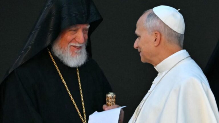 EL CATOLICÓS ARMENIO ARAM I EN EL VATICANO – ENCUENTRO CON EL PAPA LEÓN XIV.