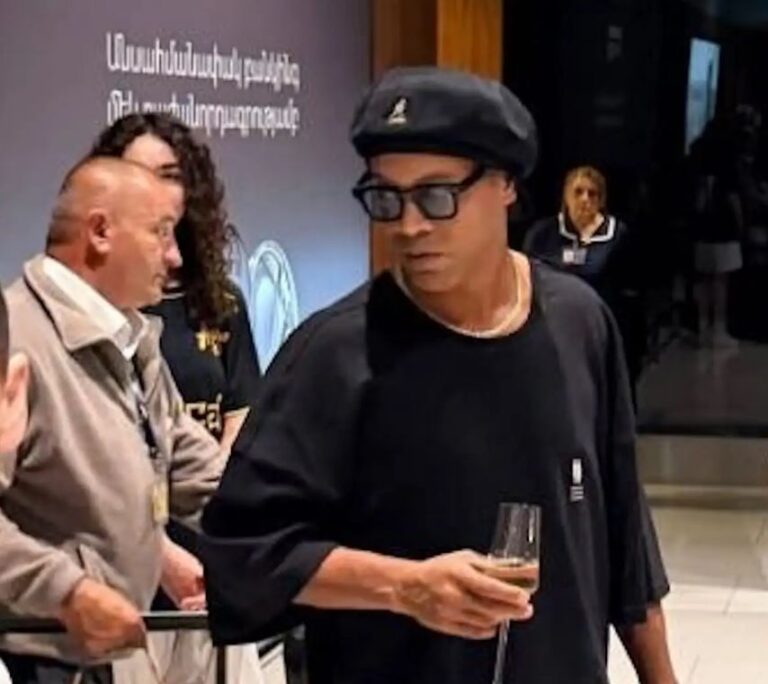 EL EXFUTBOLISTA BRASILEÑO RONALDINHO EN ARMENIA PARA ASISTIR AL MAC 2026.