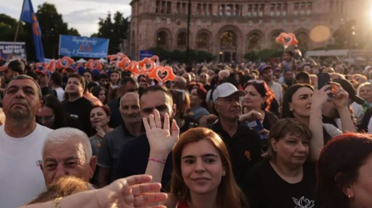VIDEOS: ELECCIONES PARLAMENTARIAS HISTÓRICAS PARA ARMENIA – FRANCE 24.