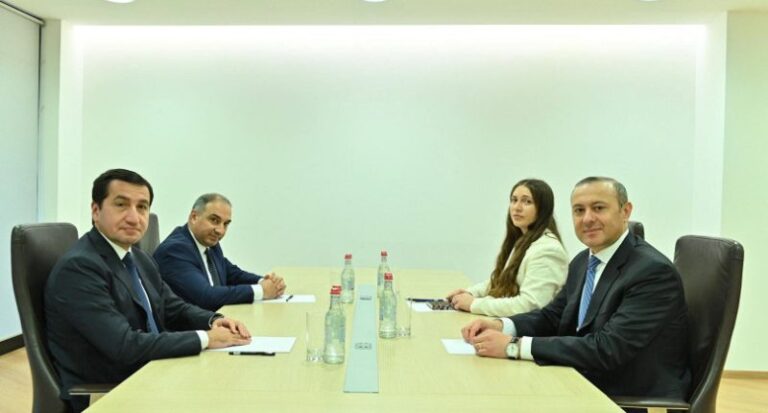 EN DILIJÁN, ARMENIA: GRIGORYAN RECIBIÓ A HAJIYEV, ASISTENTE DE ALIYEV.