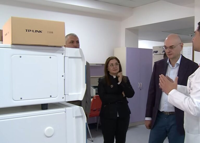 VIDEO: MIKAEL VARDANYAN DONÓ EQUIPOS MÉDICOS POR 127 MILLONES DE DRAMS A PEDIATRÍA DEL CENTRO HEMATOLÓGICO DE ARMENIA.