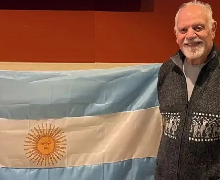 ARTÍN ASSALIAN, EGIPCIO DE ORIGEN ARMENIO: LLEGÓ AL PAÍS TRAS PERSECUCIÓN, AHORA ES GASTRONÓMICO Y ALIENTA A LA SELECCIÓN ARGENTINA.
