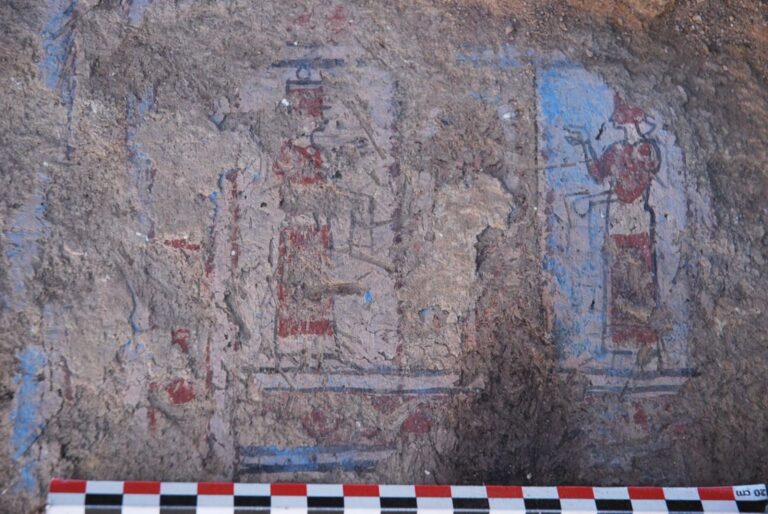 VIDEO: EQUIPO ARQUEOLÓGICO FRANCO – ARMENIO DESCUBRE COLORIDO MURAL DE FORTALEZA EREBUNÍ – FUNDADA EN 782 AC, ACTUAL EREVÁN.