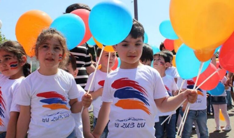 VIDEO: ¡ FELIZ DÍA A TODOS LOS NIÑOS ! – EN ARMENIA SE FESTEJÓ EL 1° DE JUNIO.
