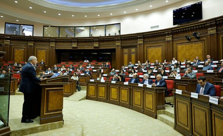 VIDEO: DISCURSO COMPLETO DE PASHINIAN EN ASAMBLEA NACIONAL – REFERÉNDUM POR ADHESIÓN A UE – FIN DEL RETORNO A ARTSAJ – PEDIDO DE RENUNCIA A RUSIA POR TRENES ARMENIOS.