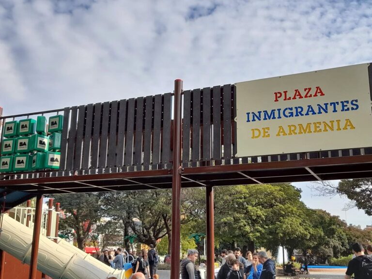 BUENOS AIRES AGREGARÁ NUEVOS SERVICIOS EN PLAZAS DE PALERMO, ENTRE ELLAS EN LA DE INMIGRANTES DE ARMENIA.